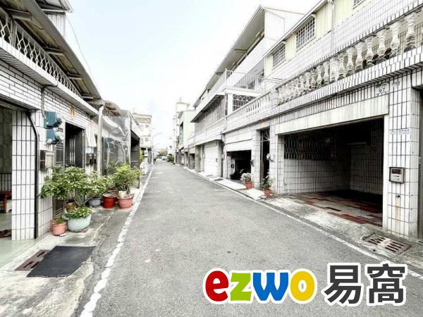 岡山面寬臨路車庫透天捷運宅｜R24南岡山站